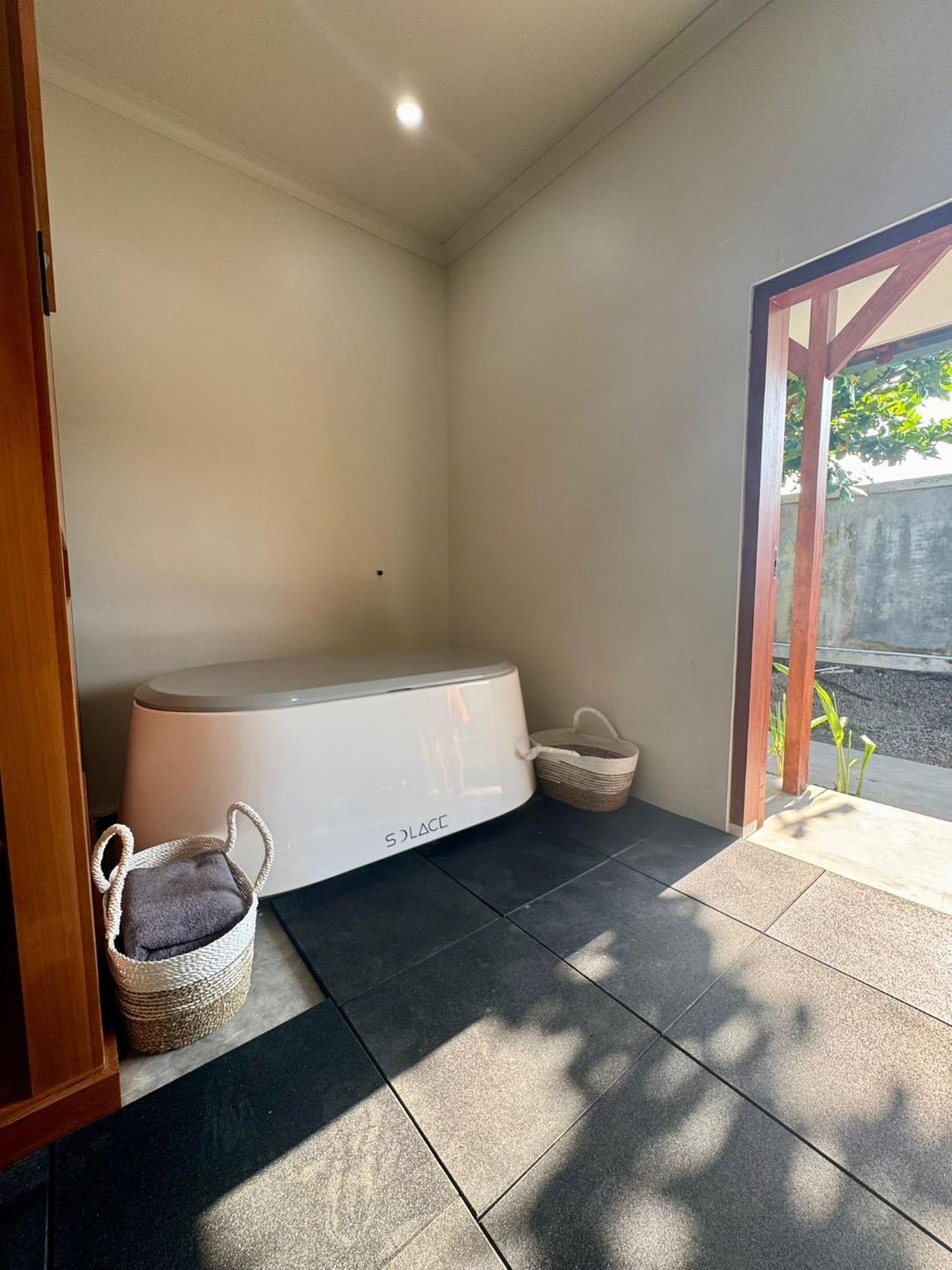 ホテル Kura Kura House Sekongkang エクステリア 写真